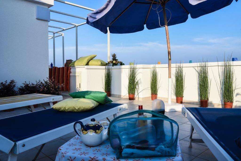La Terrazza di Alcino Appartamento Torre Canne Esterno foto